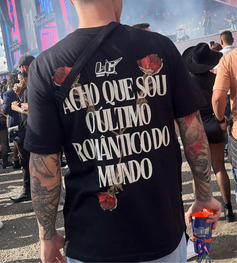 CAMISETA OVERSIZED 'ROSAS VERMELHAS'