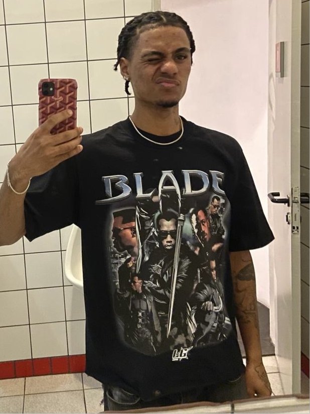 CAMISETA OVERSIZED BLADE - O CAÇADOR DE VAMPIROS