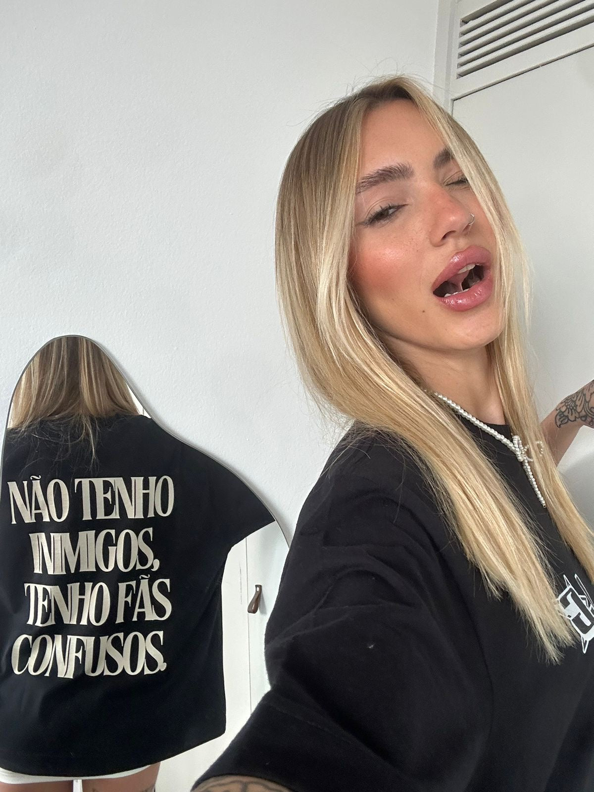 CAMISETA OVERSIZED 'FÃS CONFUSOS'