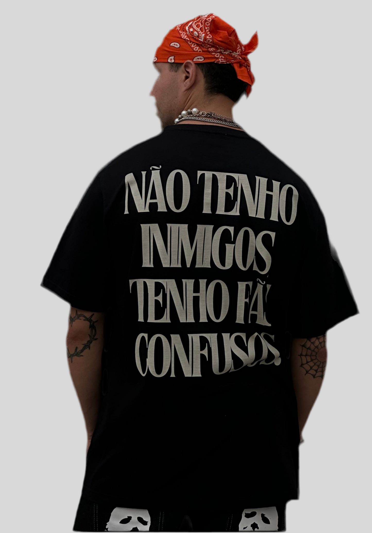 CAMISETA OVERSIZED 'FÃS CONFUSOS'