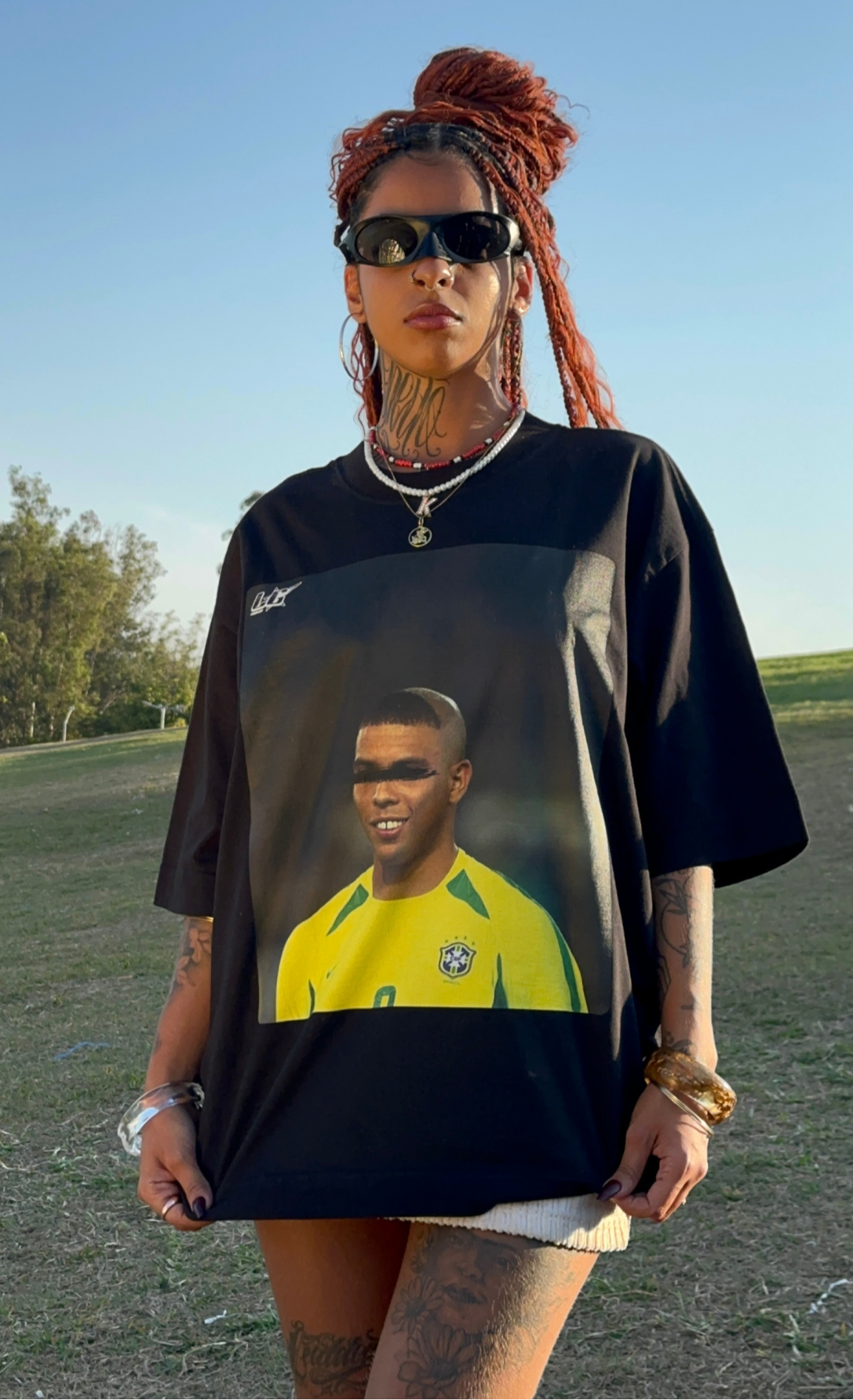 TEE OVERSIZED 'R9' - FRENTE E COSTAS