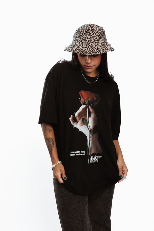 CAMISETA OVERSIZED ESPINHOS