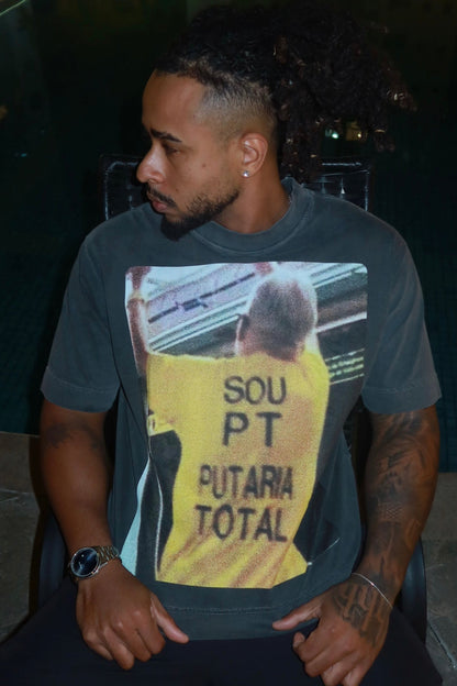 TEE OVERSIZED 'PT' - FRENTE E COSTAS