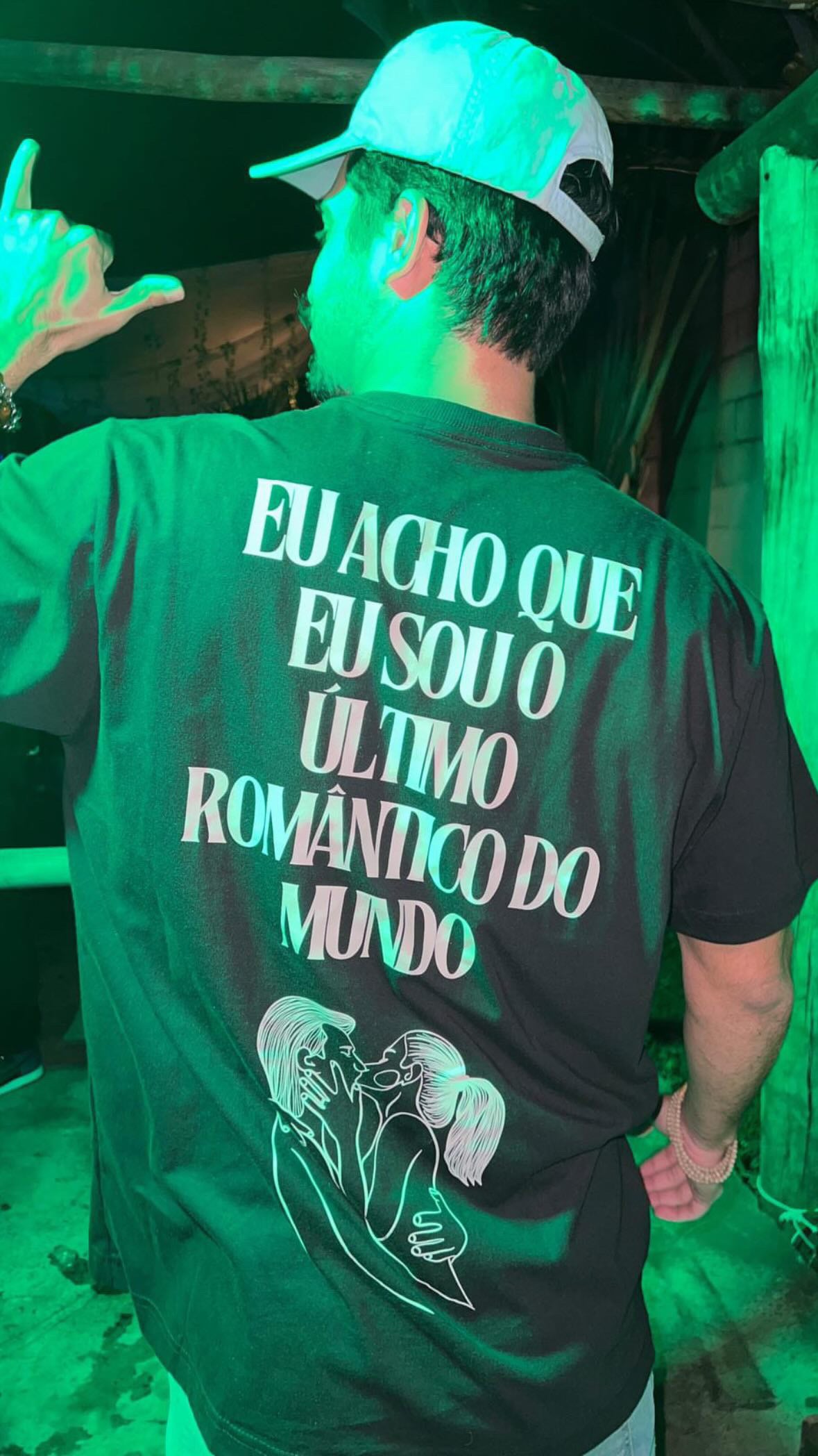 Camiseta “Seja Romântico”