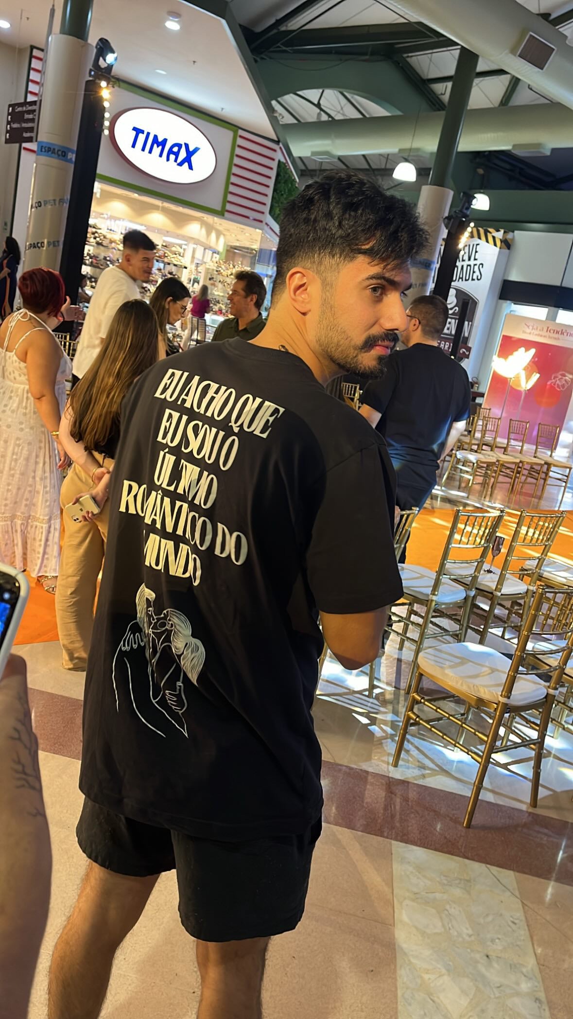 Camiseta “Seja Romântico”